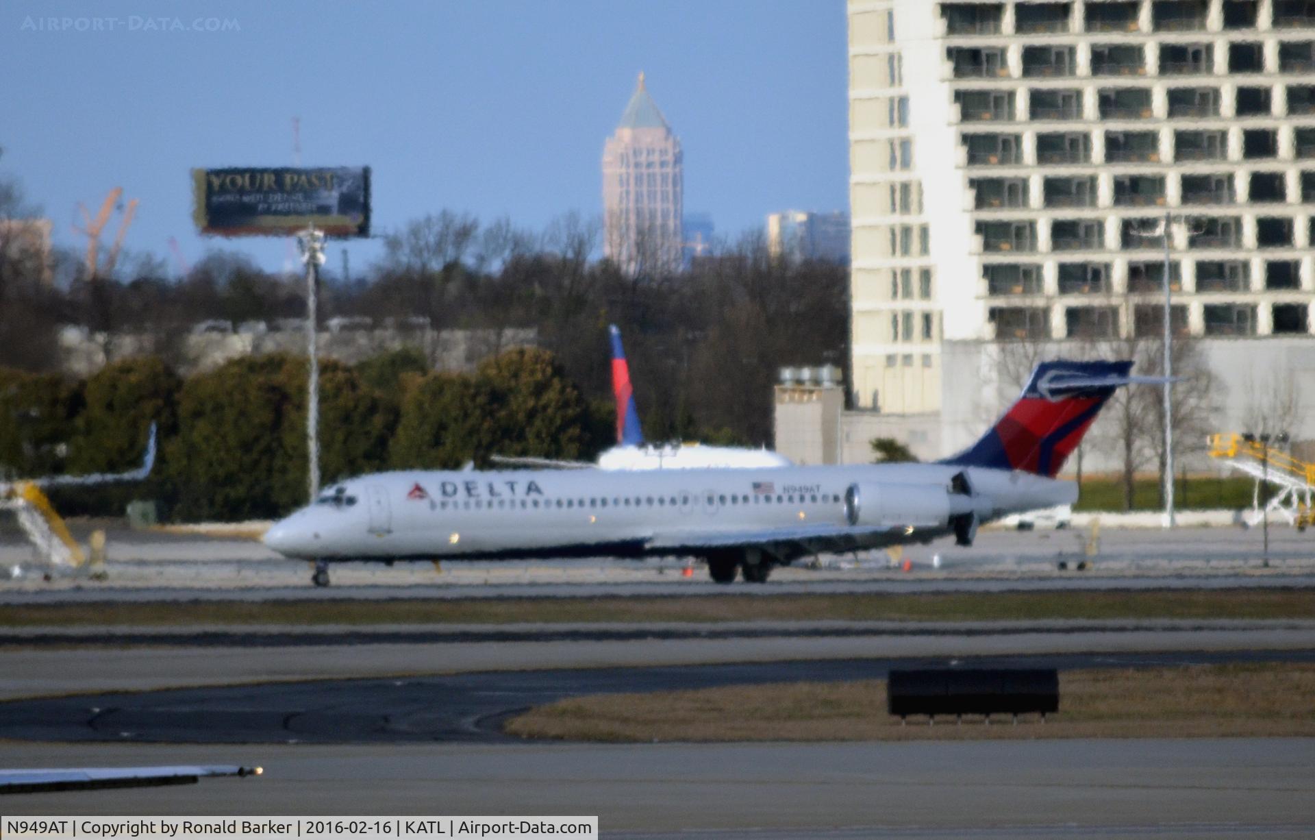 N949AT, 1999 Boeing 717-200 C/N 55003, Landing Atlanta
