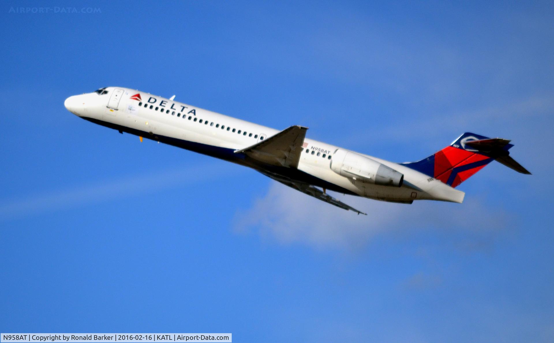 N958AT, 2001 Boeing 717-200 C/N 55020, Takeoff Atlanta