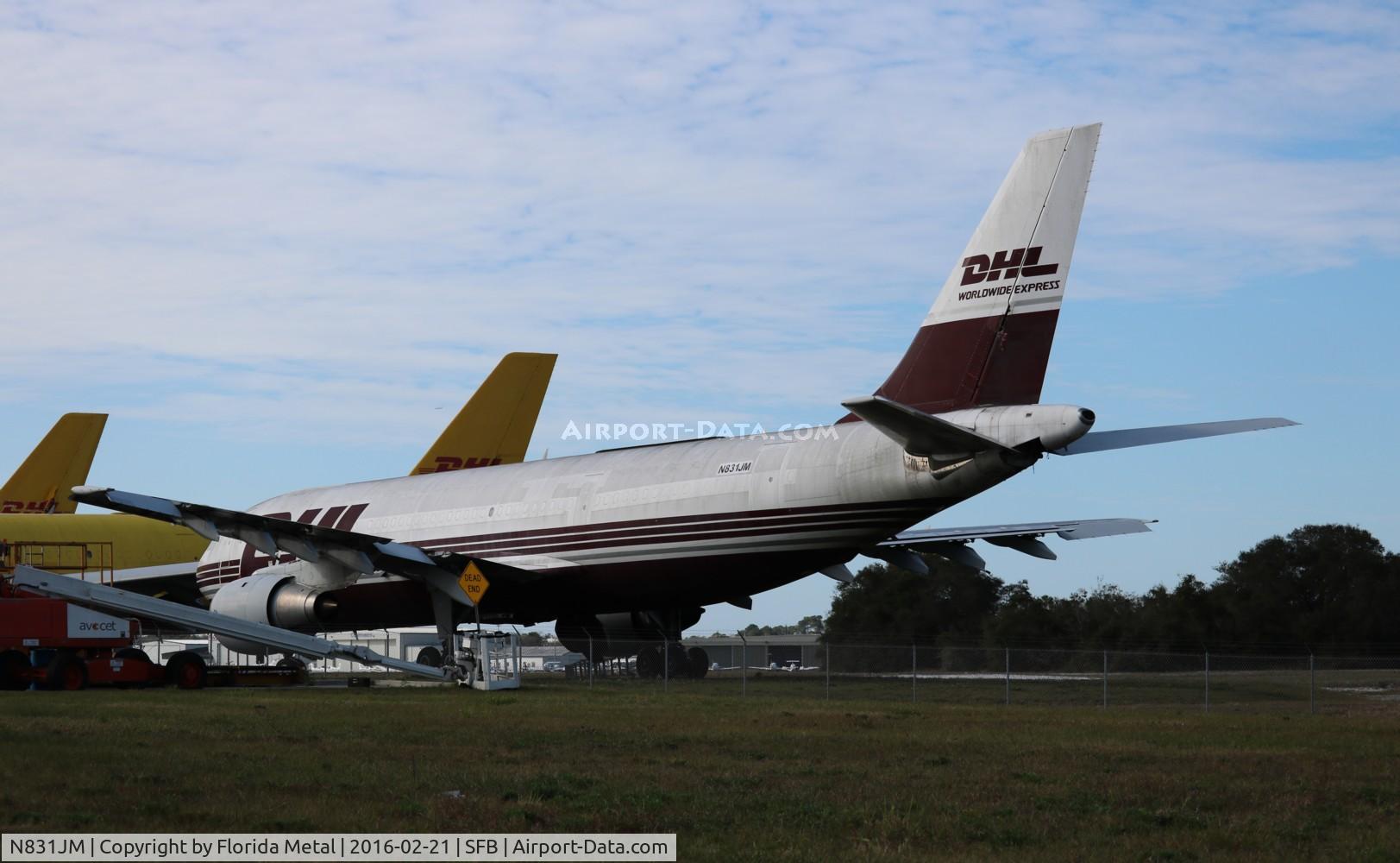 N831JM, 1982 Airbus A300B4-203(F) C/N 220, DHL A300