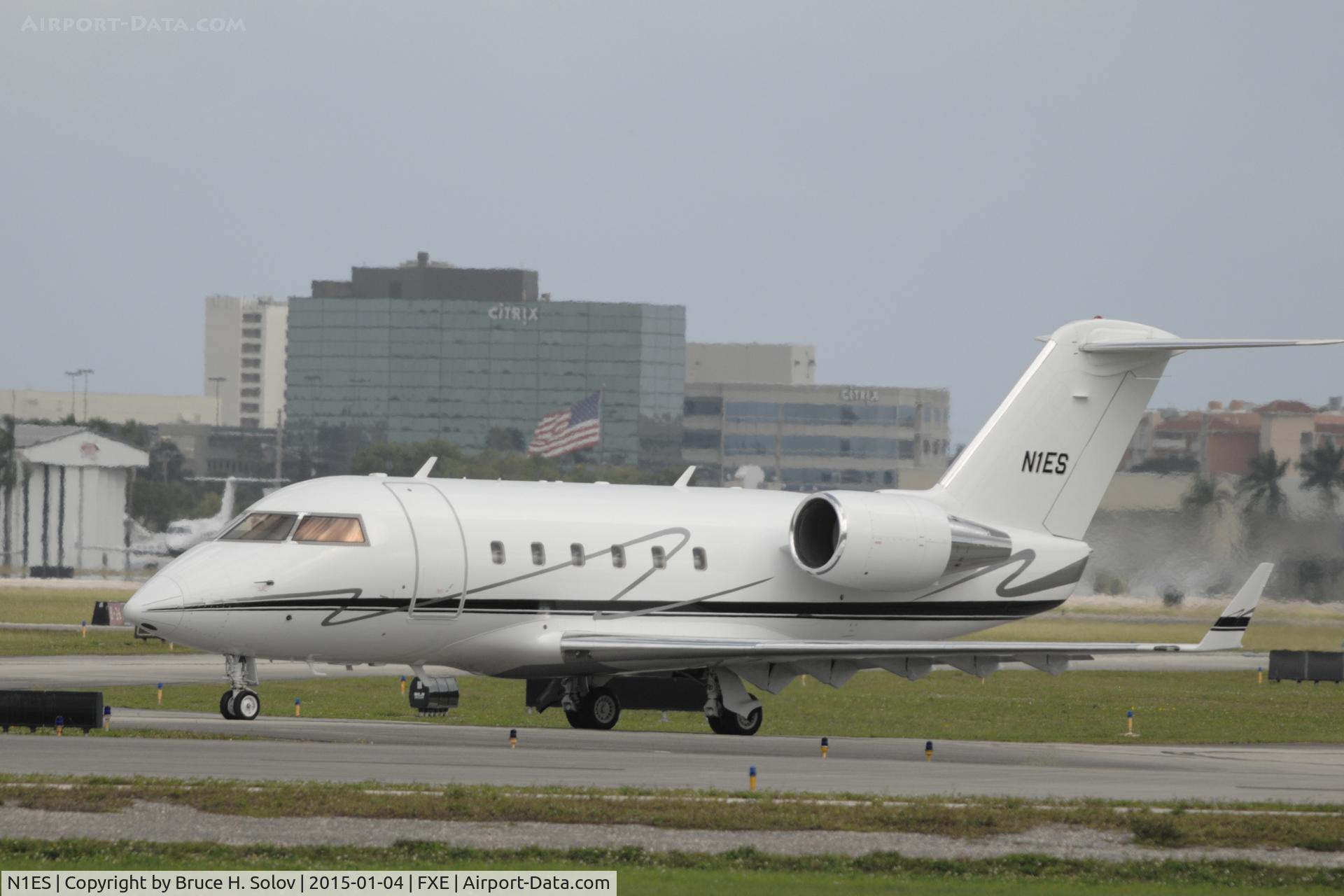 N1ES, 1985 Canadair Challenger 601 (CL-600-2A12) C/N 3039, ready for departure
