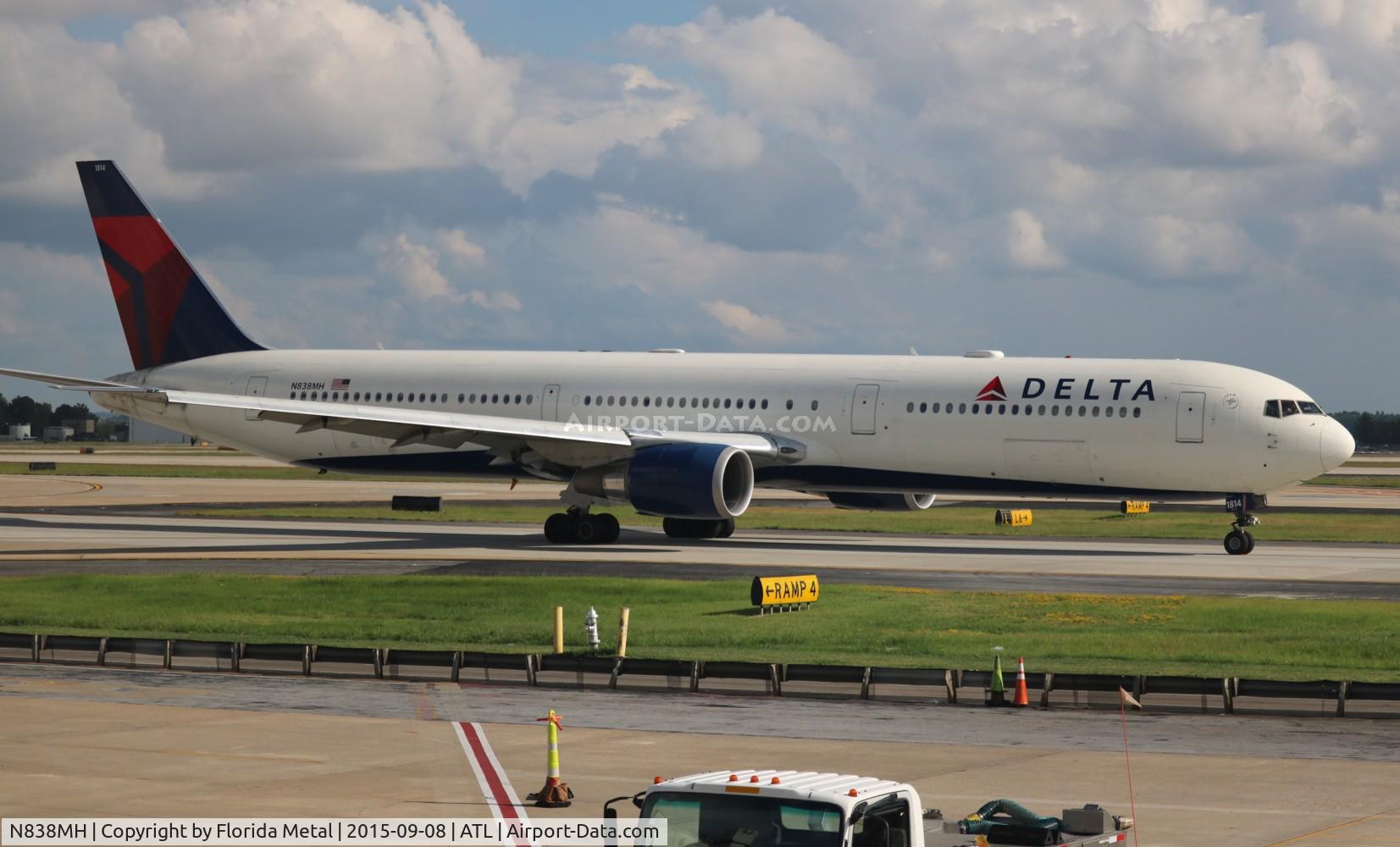 N838MH, 2000 Boeing 767-432/ER C/N 29711, Delta