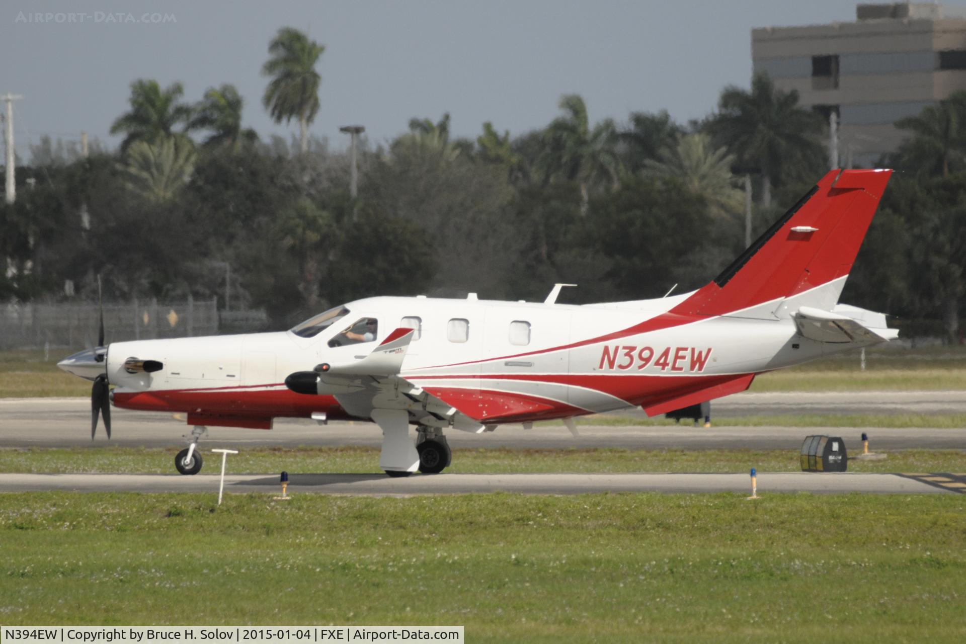 N394EW, 2014 Socata TBM-700 C/N 1031, awaiting departure