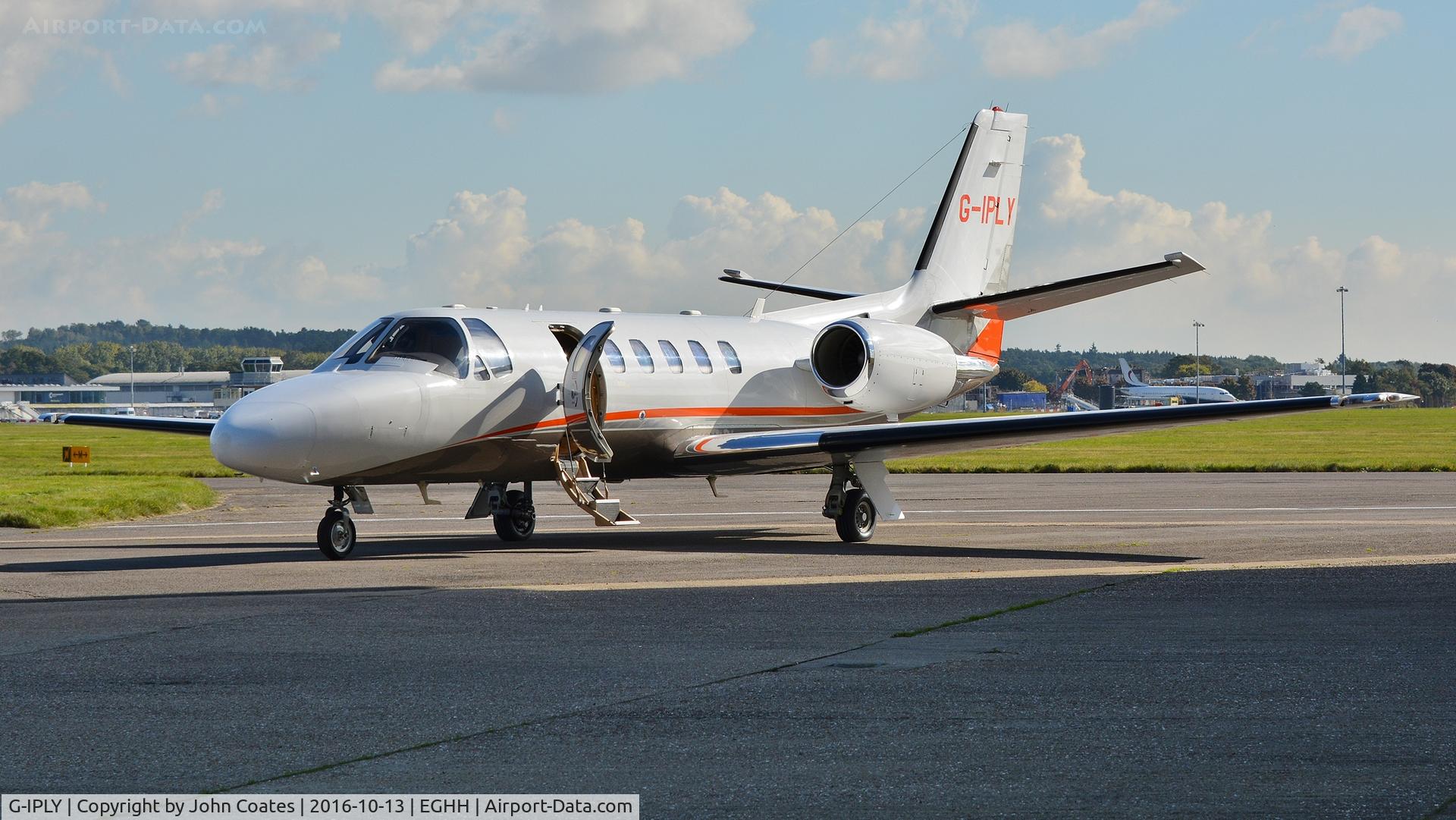 G-IPLY, 2000 Cessna 550 Citation Bravo C/N 550-0927, At Citation Centre