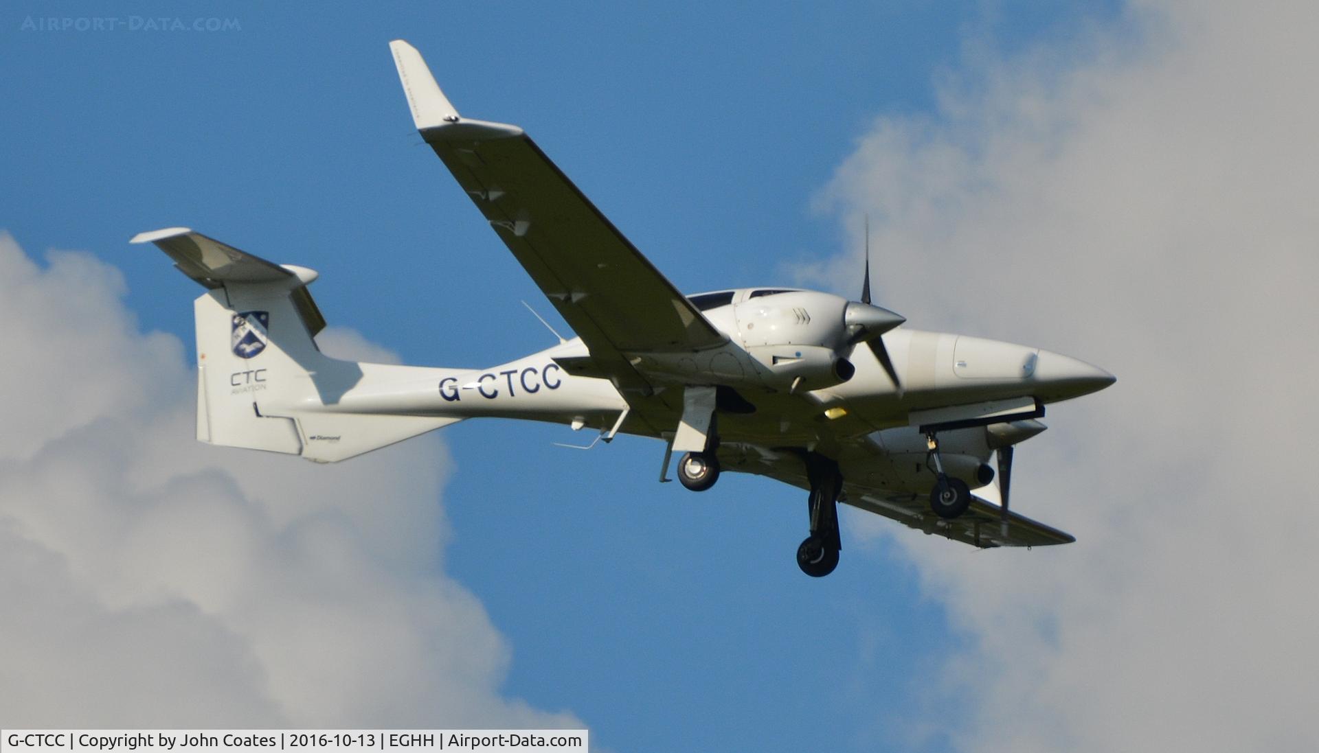 G-CTCC, 2006 Diamond DA-42 Twin Star C/N 42.161, Low approach to 08