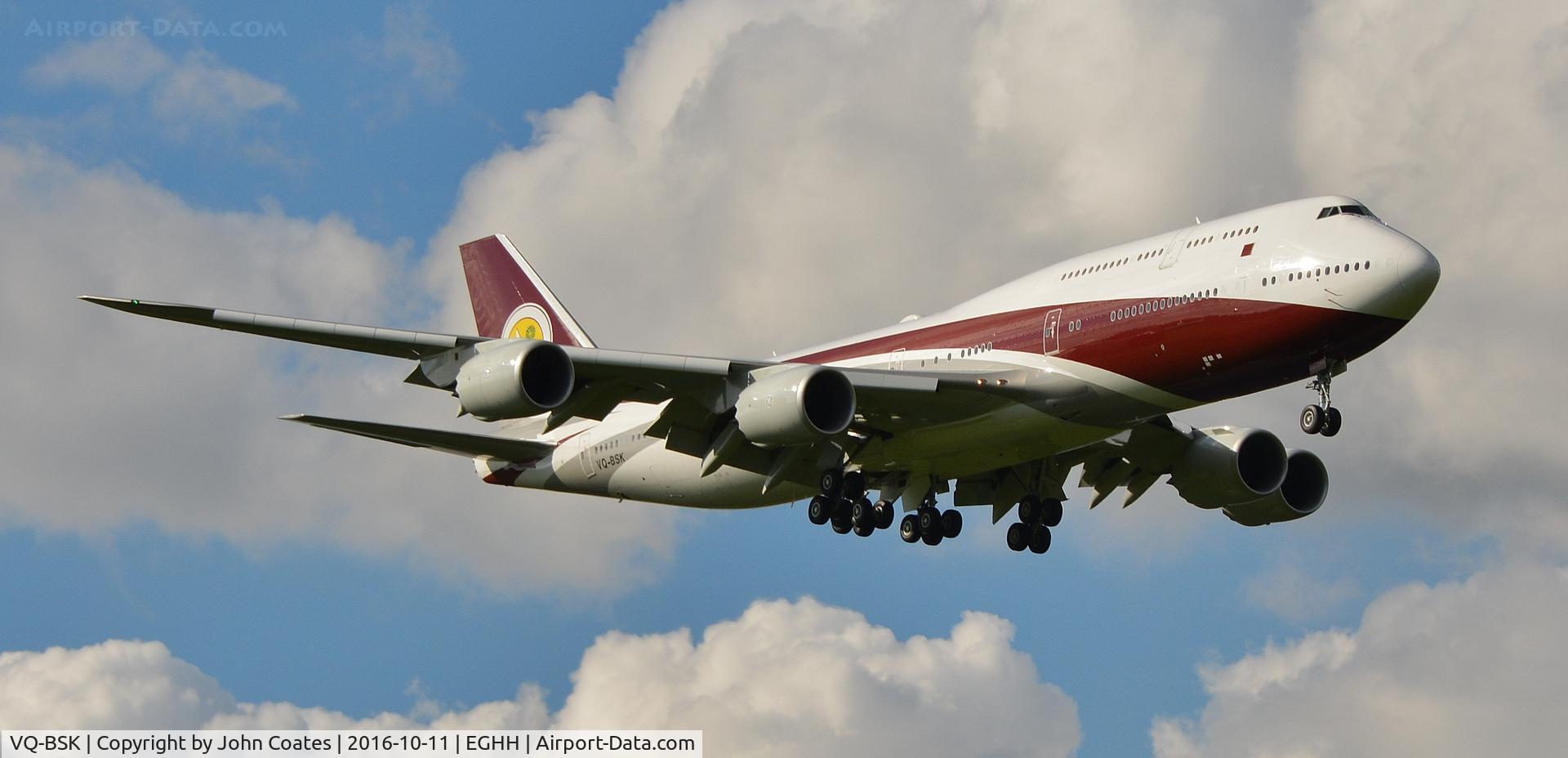 VQ-BSK, 2015 Boeing 747-8ZV BBJ C/N 42096, Finals to 08