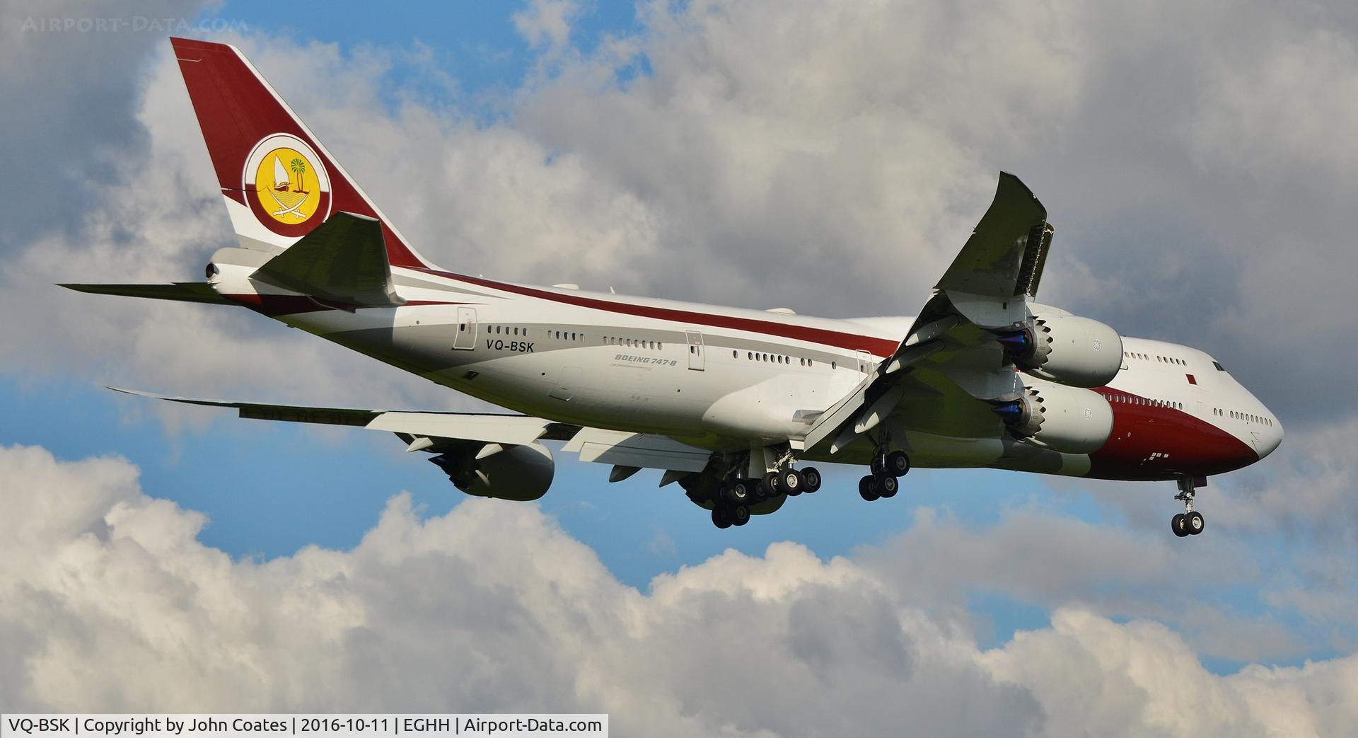 VQ-BSK, 2015 Boeing 747-8ZV BBJ C/N 42096, About to touchdown 08