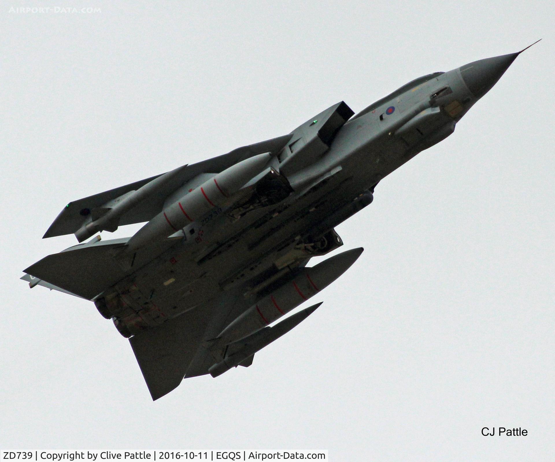 ZD739, 1984 Panavia Tornado GR.4 C/N 358/BS123/3165, Practice approach with the wings in the fully swept back position - Coded '087' at RAF Lossiemouth EGQS during Exercise Joint Warrior 16-2