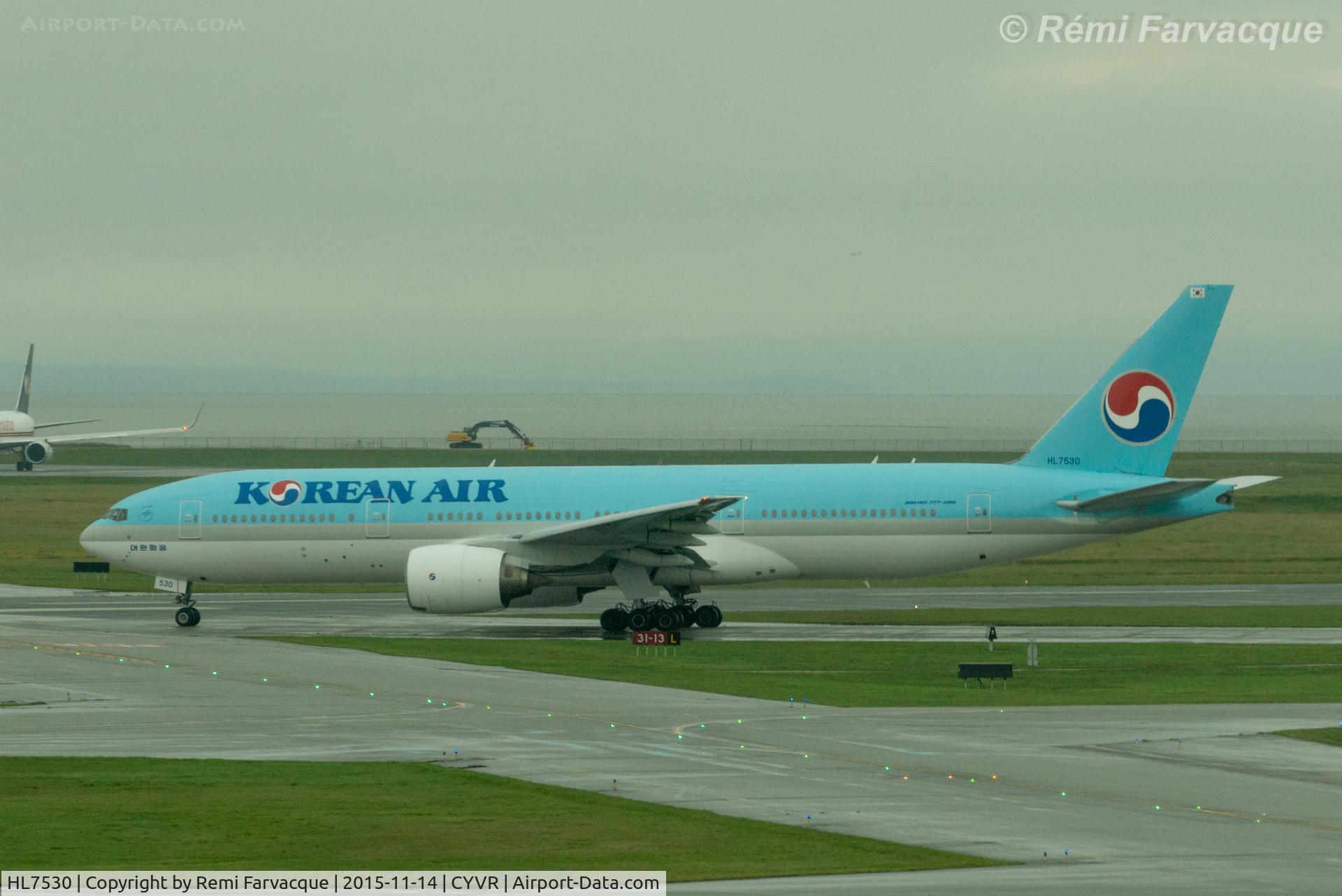 HL7530, 1997 Boeing 777-2B5/ER C/N 27945, Taxiing for take-off to south runway with easterly departure.