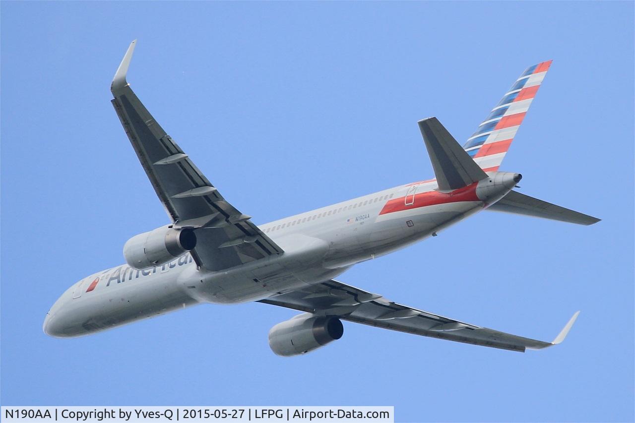 N190AA, 2001 Boeing 757-223 C/N 32384, Boeing 757-223, Take off rwy 27L, Roissy Charles De Gaulle airport (LFPG-CDG)