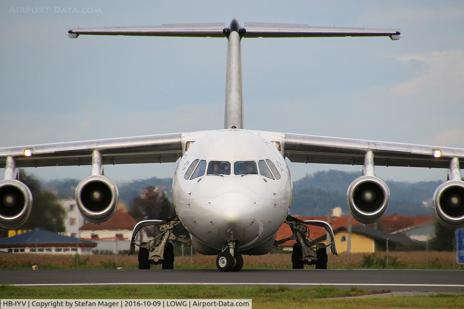 HB-IYV, 2000 British Aerospace Avro 146-RJ100 C/N E3377, Swiss RJ100 