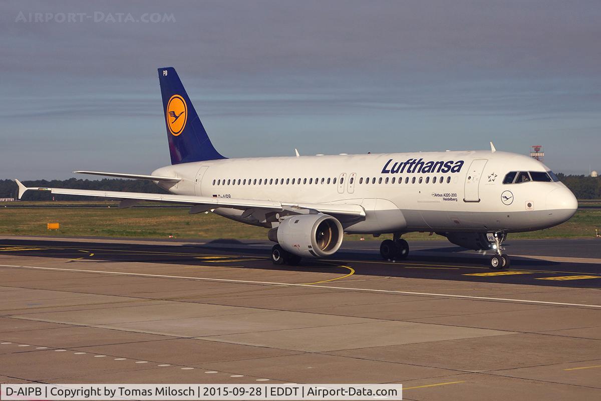 D-AIPB, 1989 Airbus A320-211 C/N 0070, 