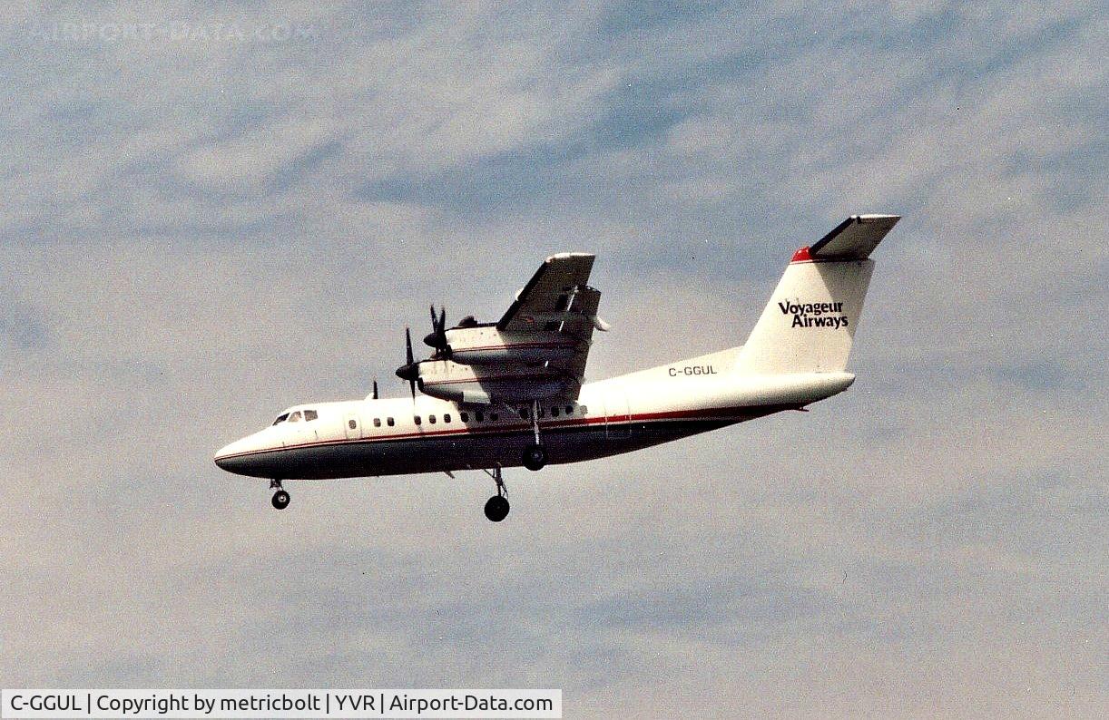 C-GGUL, 1981 De Havilland Canada DHC-7-102 Dash 7 C/N 70, in 2005