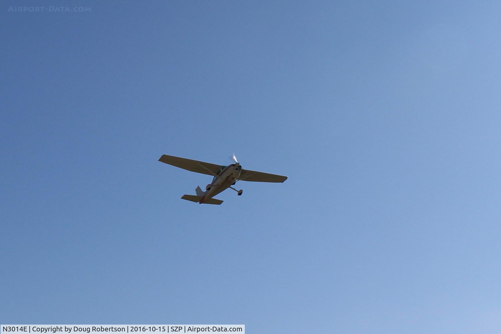 N3014E, 1982 Cessna 182R Skylane C/N 18268226, 1982 Cessna 182R SKYLANE, Continental 0-470-U 230 Hp, takeoff climb Rwy 22