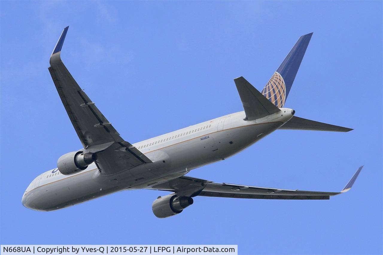 N668UA, 1999 Boeing 767-322 C/N 30024, Boeing 767-322, Take off rwy 27L, Roissy Charles De Gaulle airport (LFPG-CDG)