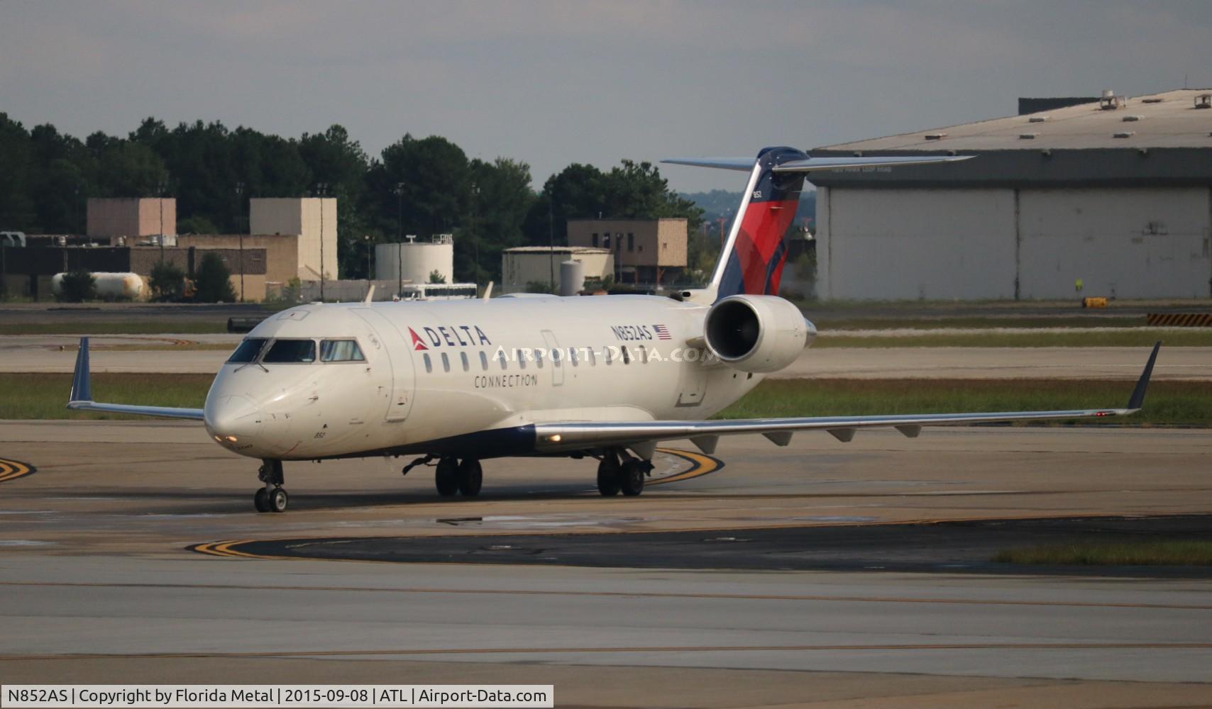 N852AS, 2000 Bombardier CRJ-200ER (CL-600-2B19) C/N 7369, Delta Connection
