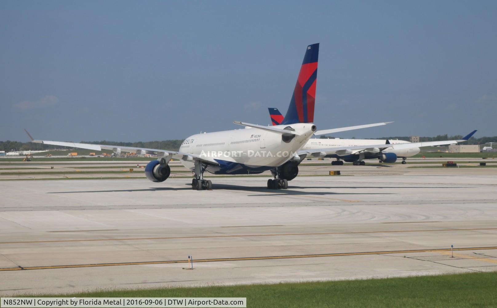 N852NW, 2004 Airbus A330-223 C/N 0614, Delta