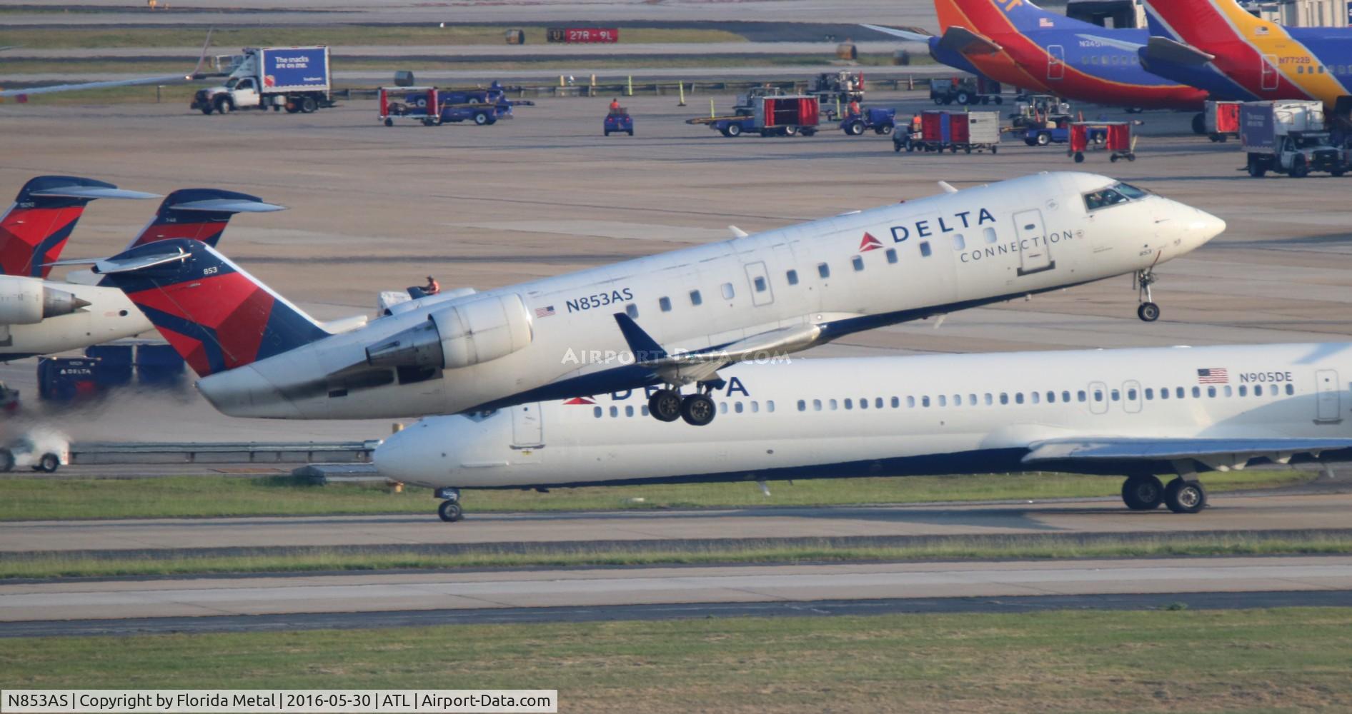 N853AS, 2000 Bombardier CRJ-200ER (CL-600-2B19) C/N 7374, Delta Connection