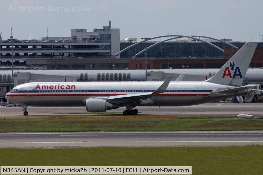 N345AN, 2003 Boeing 767-323(ER) C/N 33084, Taxiing
