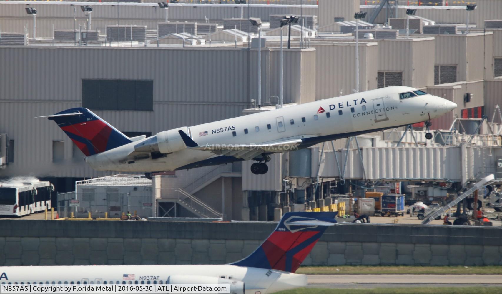 N857AS, 2000 Bombardier CRJ-200ER (CL-600-2B19) C/N 7411, Delta Connection
