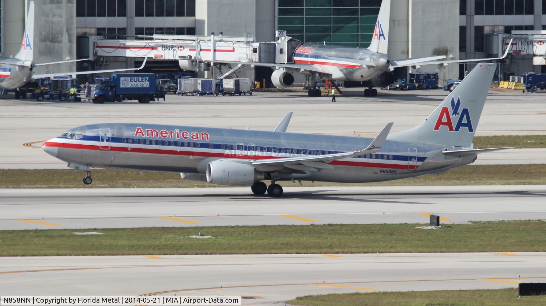 N858NN, Boeing 737-823 C/N 30904, American