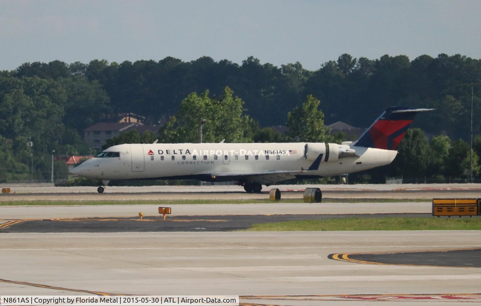 N861AS, 2000 Bombardier CRJ-200ER (CL-600-2B19) C/N 7445, Delta Connection