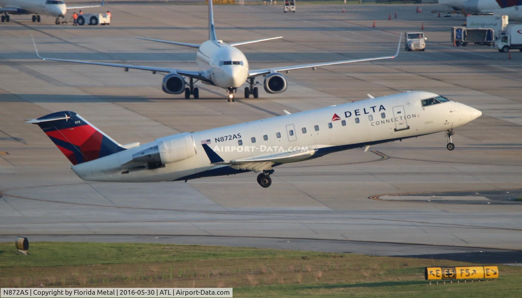 N872AS, 2001 Bombardier CRJ-200ER (CL-600-2B19) C/N 7542, Delta Connection