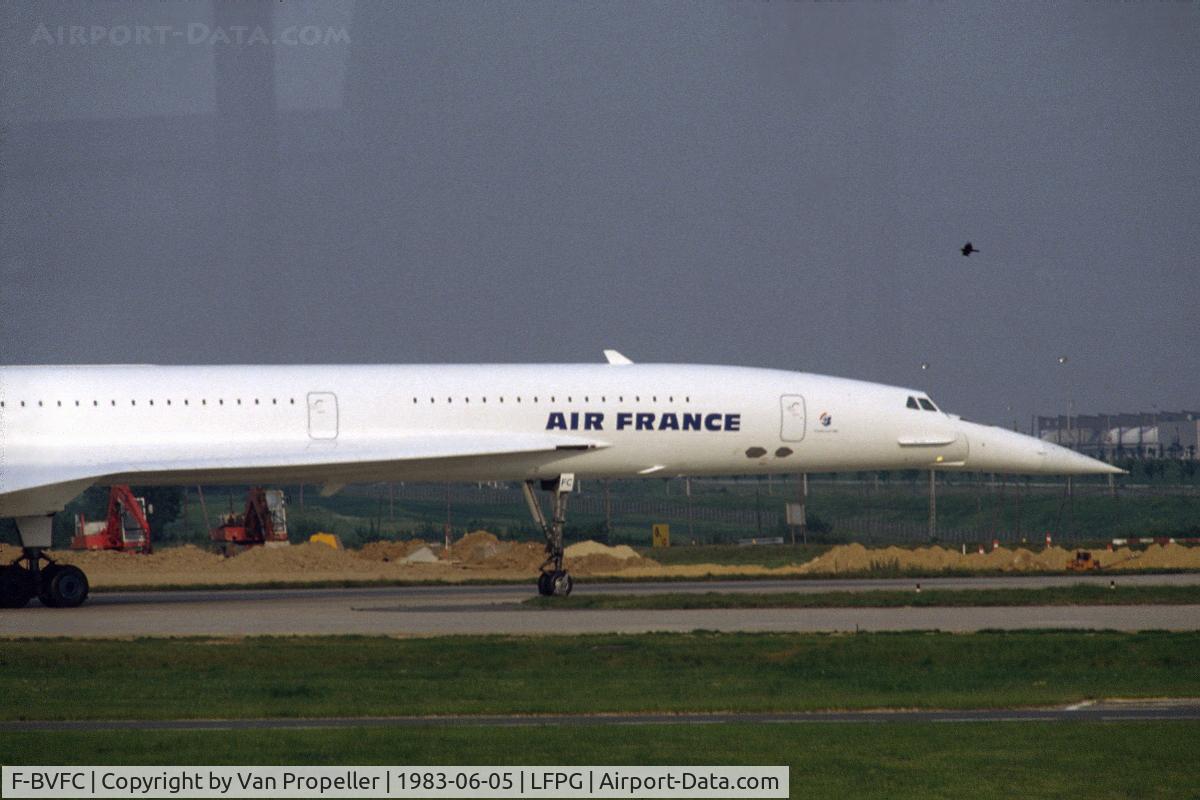F-BVFC, 1976 Aerospatiale-BAC Concorde 101 C/N 9, Air France Concorde taxiing at Paris' Charles de Gaulle airport, 1983
