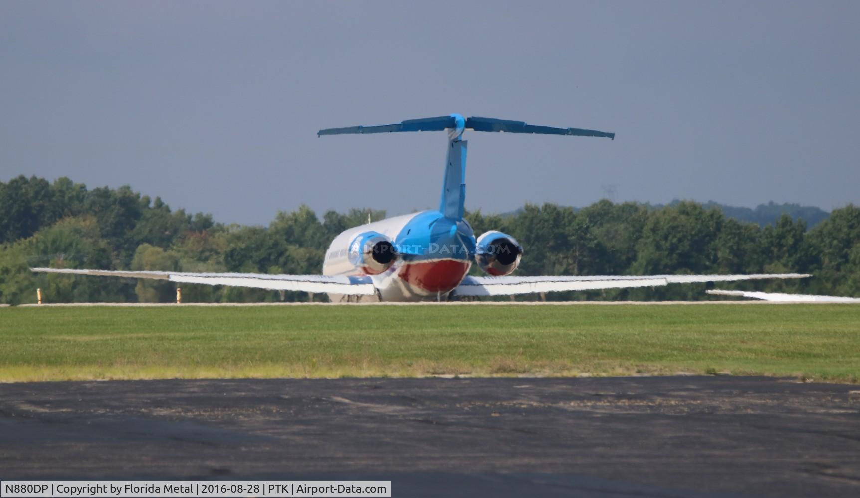 N880DP, 1988 McDonnell Douglas MD-83 (DC-9-83) C/N 49504, Detroit Pistons