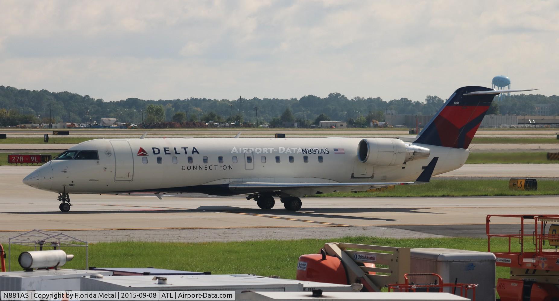 N881AS, 2001 Bombardier CRJ-200ER (CL-600-2B19) C/N 7496, Delta Connection