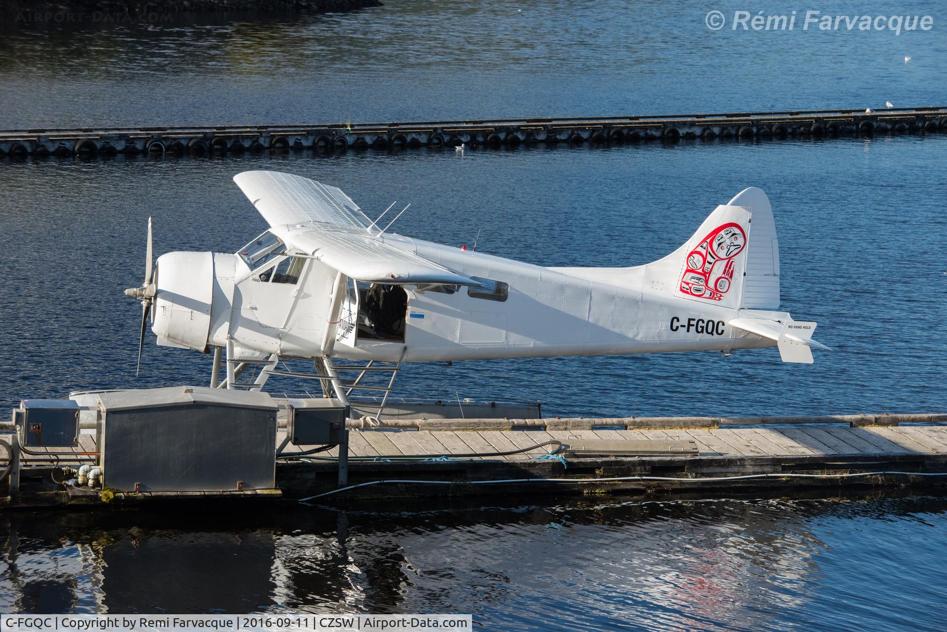 C-FGQC, 1949 De Havilland Canada DHC-2 Beaver Mk.1 C/N 75, Docked.