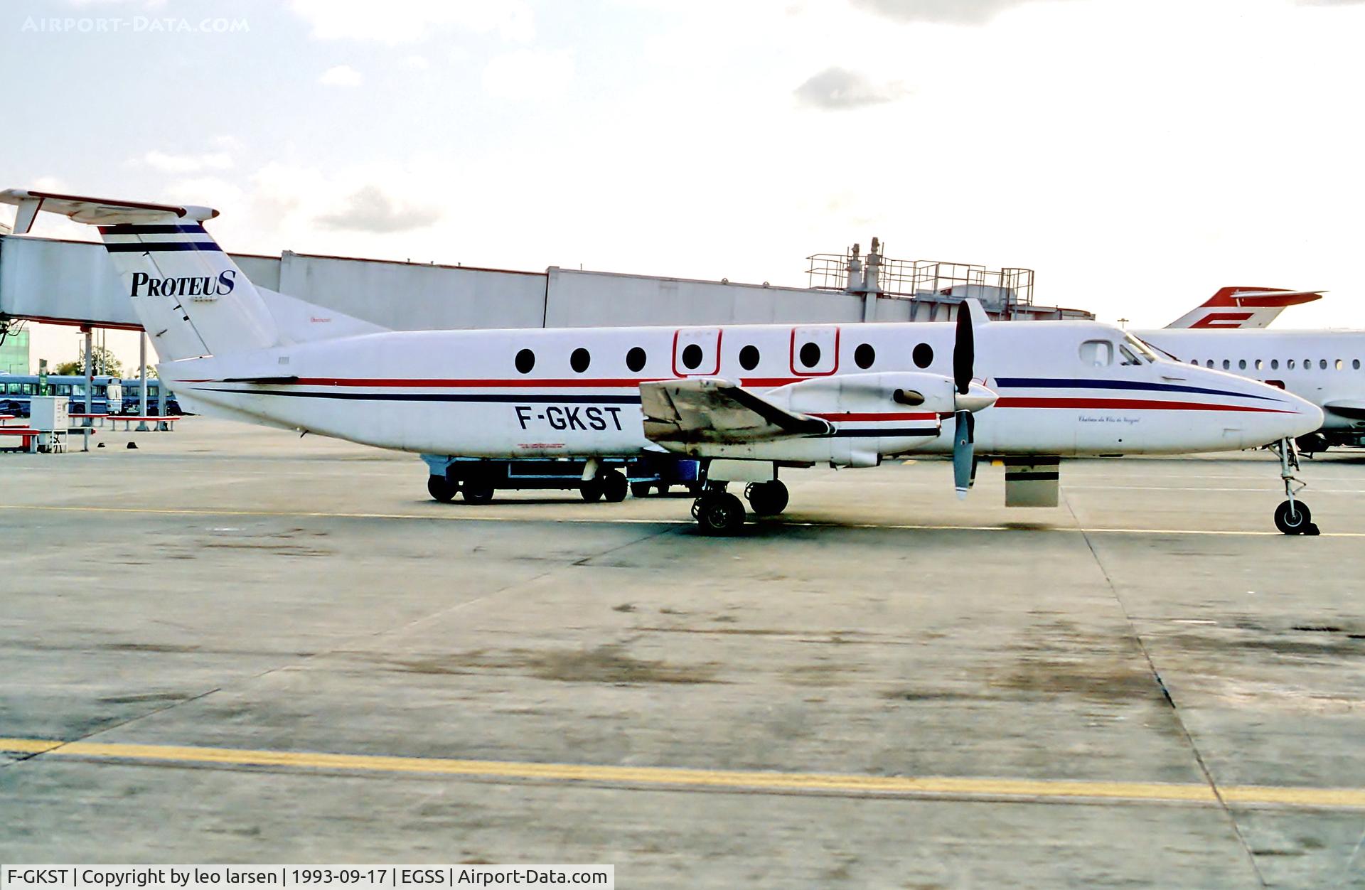 F-GKST, 1990 Beech 1900C C/N UC-133, Stanstedt 17.9.93