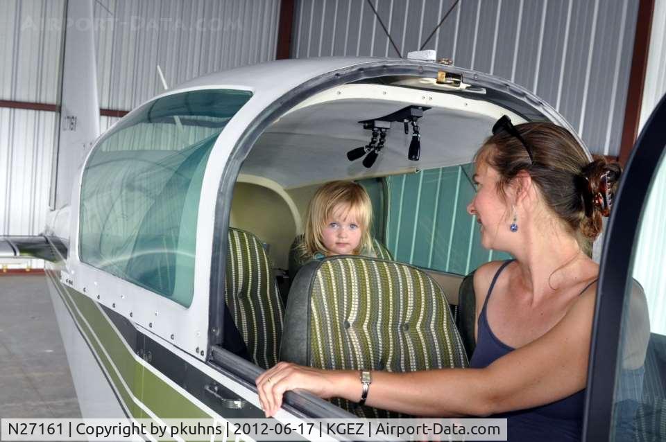 N27161, Gulfstream American Corp AA-5A C/N AA5A0886, Ladybug in the backseat