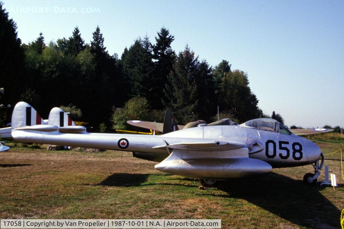 17058, De Havilland DH-100 Vampire F.3 C/N EEP42376, De Havilland Vampire F.3 on the grass of the Canadian Museum of Flight & Transportation, Vancouver, B.C., 1987
