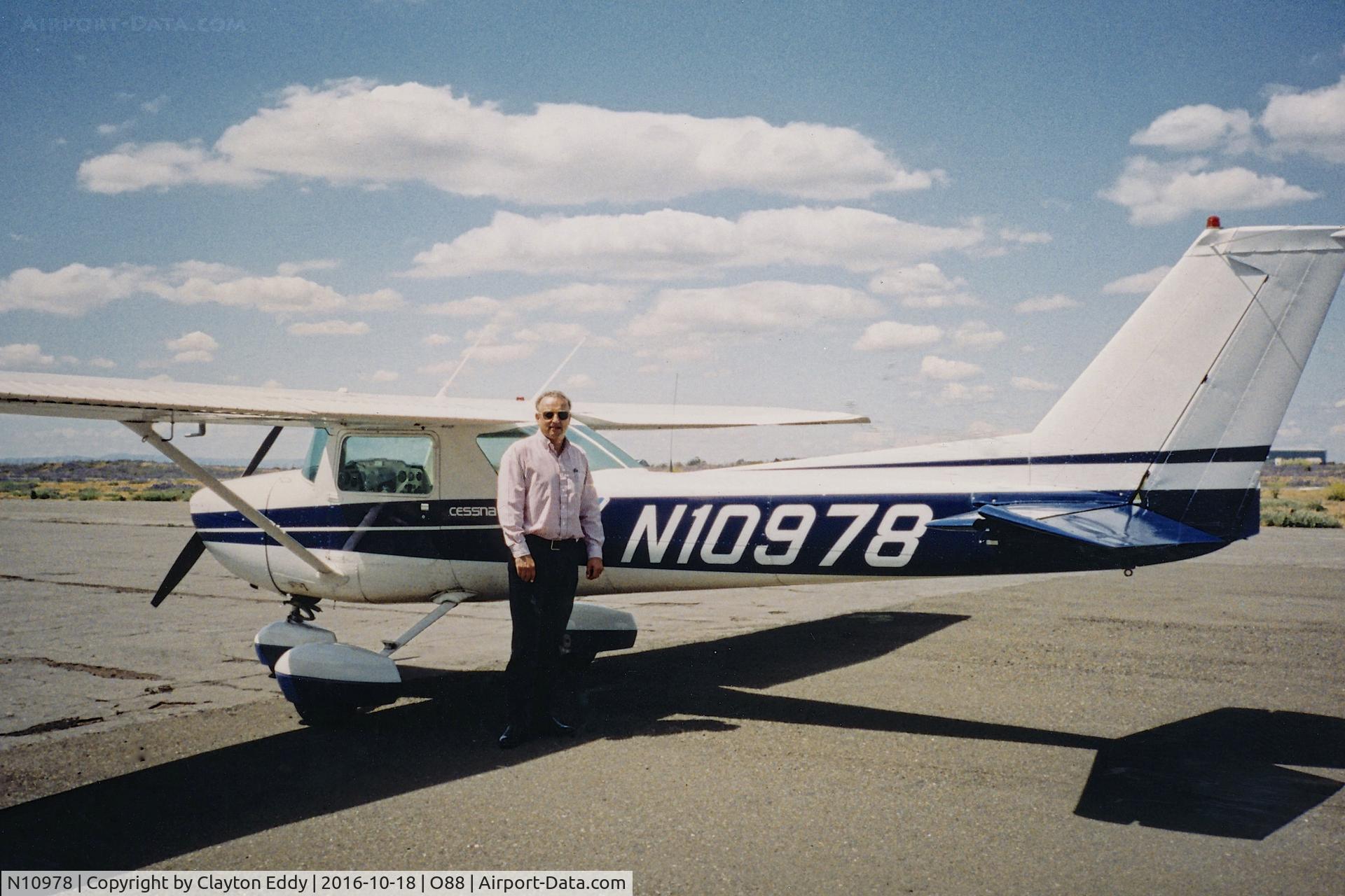 N10978, 1973 Cessna 150L C/N 15075182, N10978 at the old Rio Vista Airport in California.