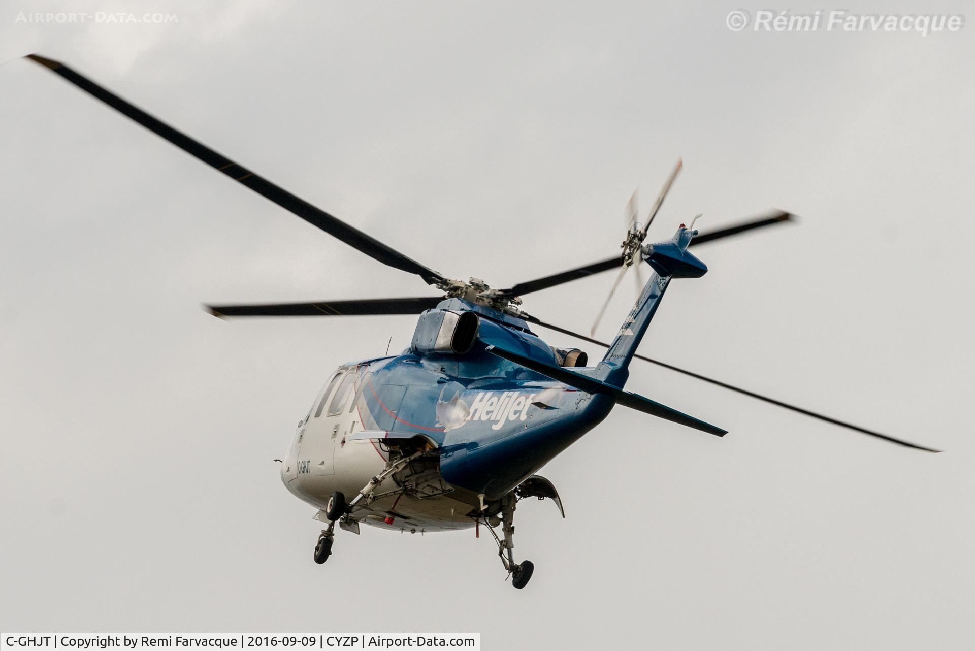 C-GHJT, 1980 Sikorsky S-76A C/N 760052, Taking off from HeliJet hangar.