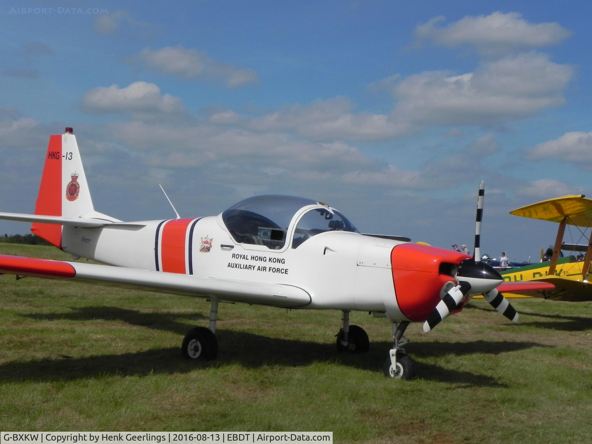G-BXKW, 1988 Slingsby T-67M-200 Firefly C/N 2061, Schaffen Diest . Oldtimer show