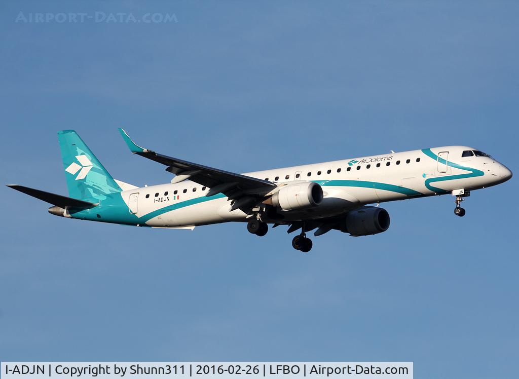 I-ADJN, 2009 Embraer 195LR (ERJ-190-200LR) C/N 19000270, Landing rwy 14R