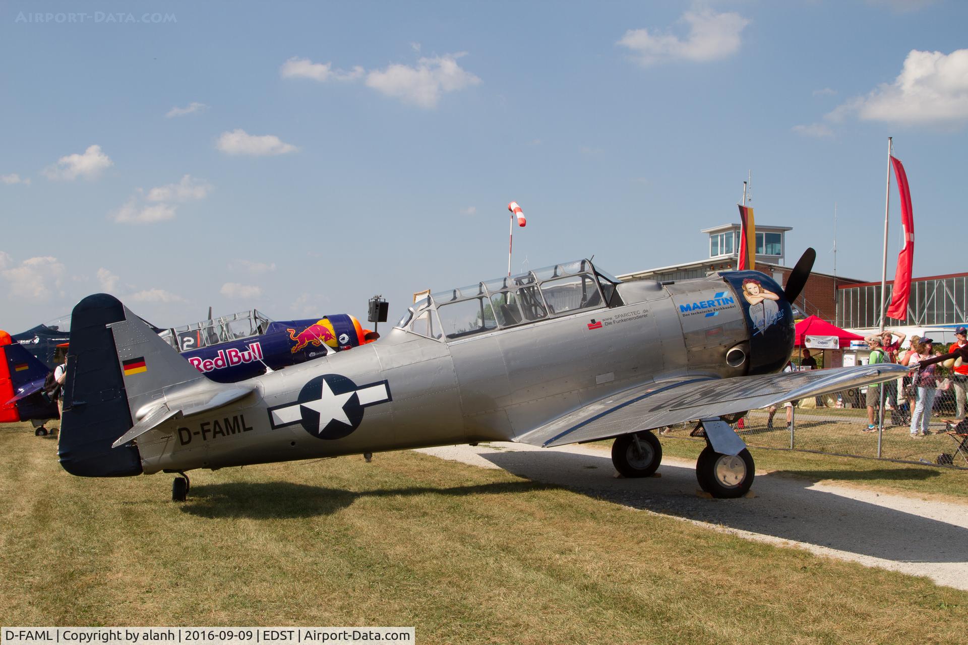 D-FAML, North American AT-6D Harvard III C/N 88-17026, On the flightline at the 2016 Hahnweide Oldtimer Fliegertreffen