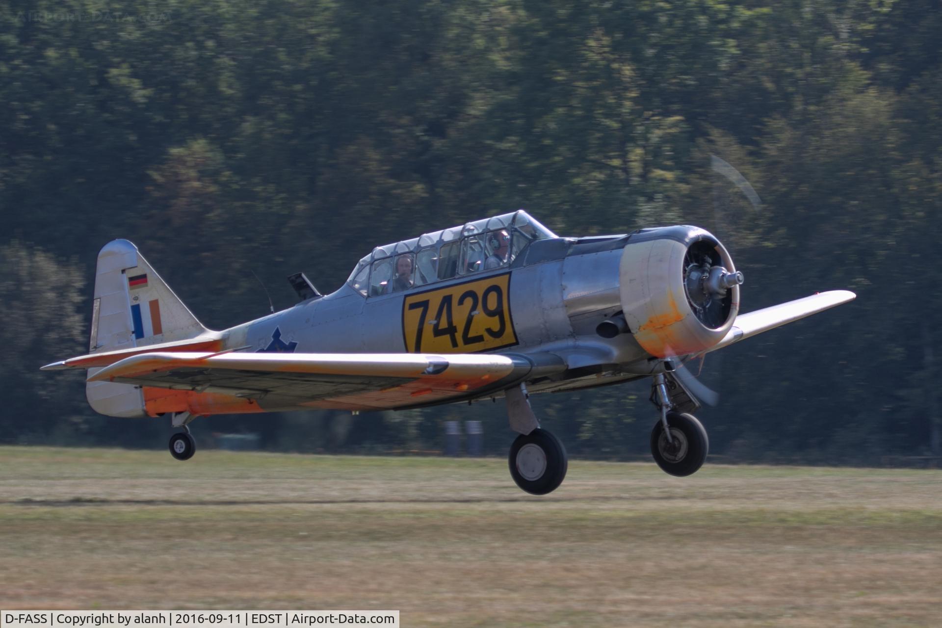 D-FASS, 1943 North American AT-6D Harvard III C/N 88-14383 (41-33820), Departing the 2016 Hahnweide Oldtimer Fliegertreffen
