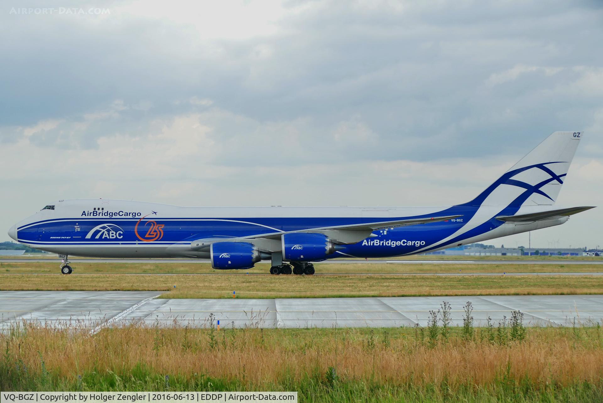 VQ-BGZ, 2012 Boeing 747-8HVF/SCD C/N 37580, On taxi to apron 2....