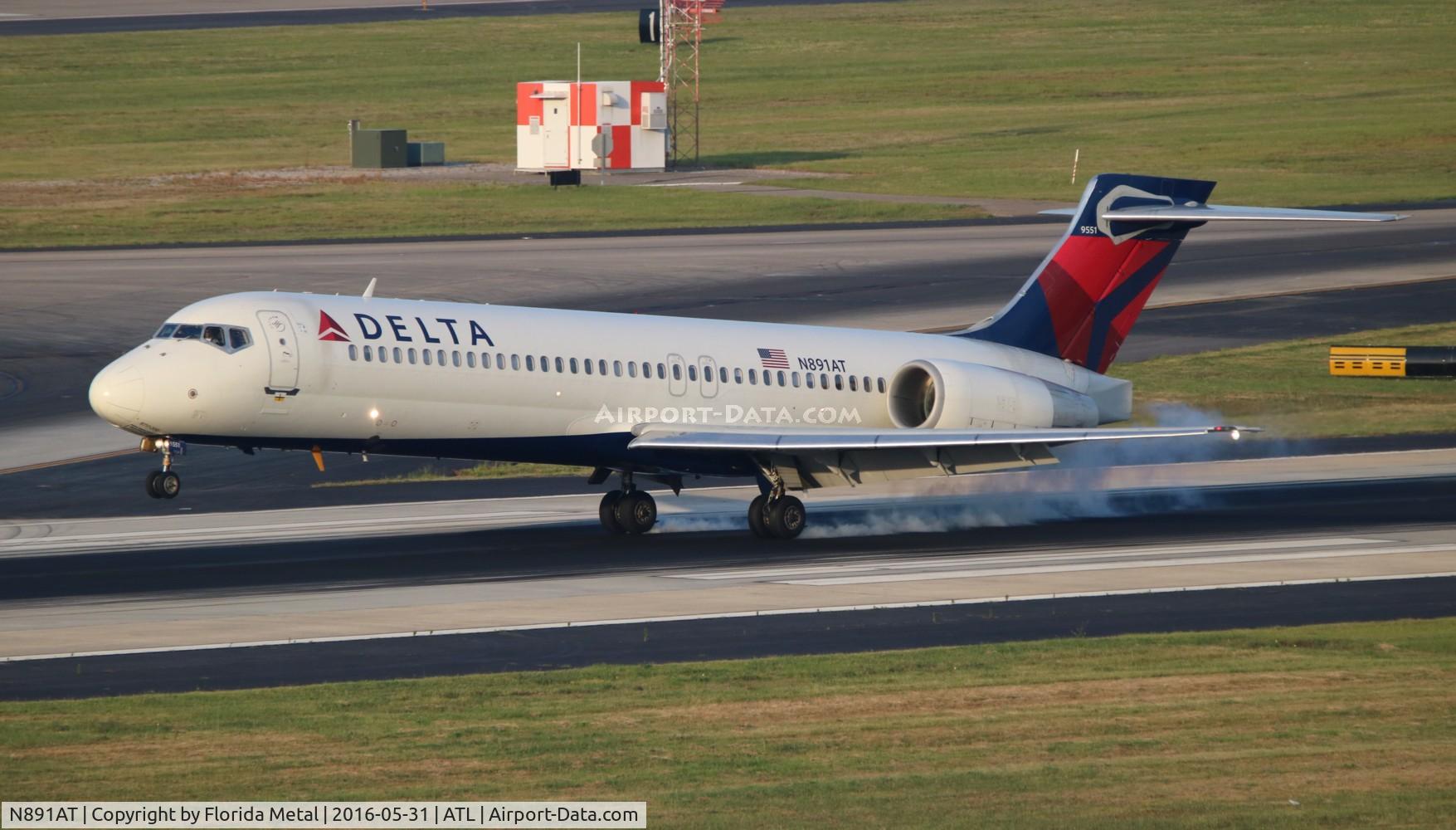 N891AT, 2004 Boeing 717-200 C/N 55043, Delta