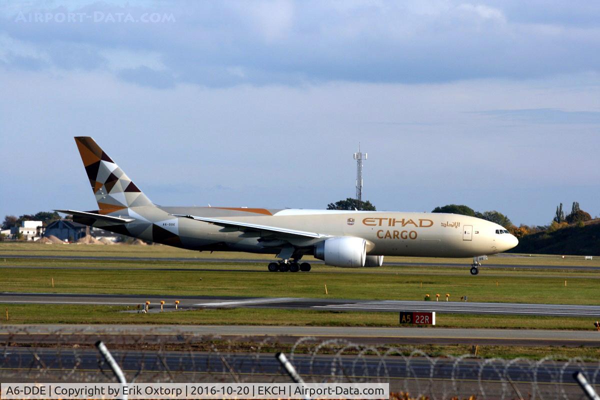 A6-DDE, 2016 Boeing 777-FFX C/N 62745, A6-DDE taking for takeoff on 04R