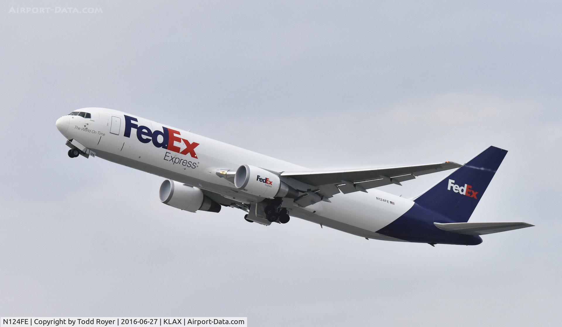N124FE, 2015 Boeing 767-3S2F/ER C/N 43546, Departing LAX