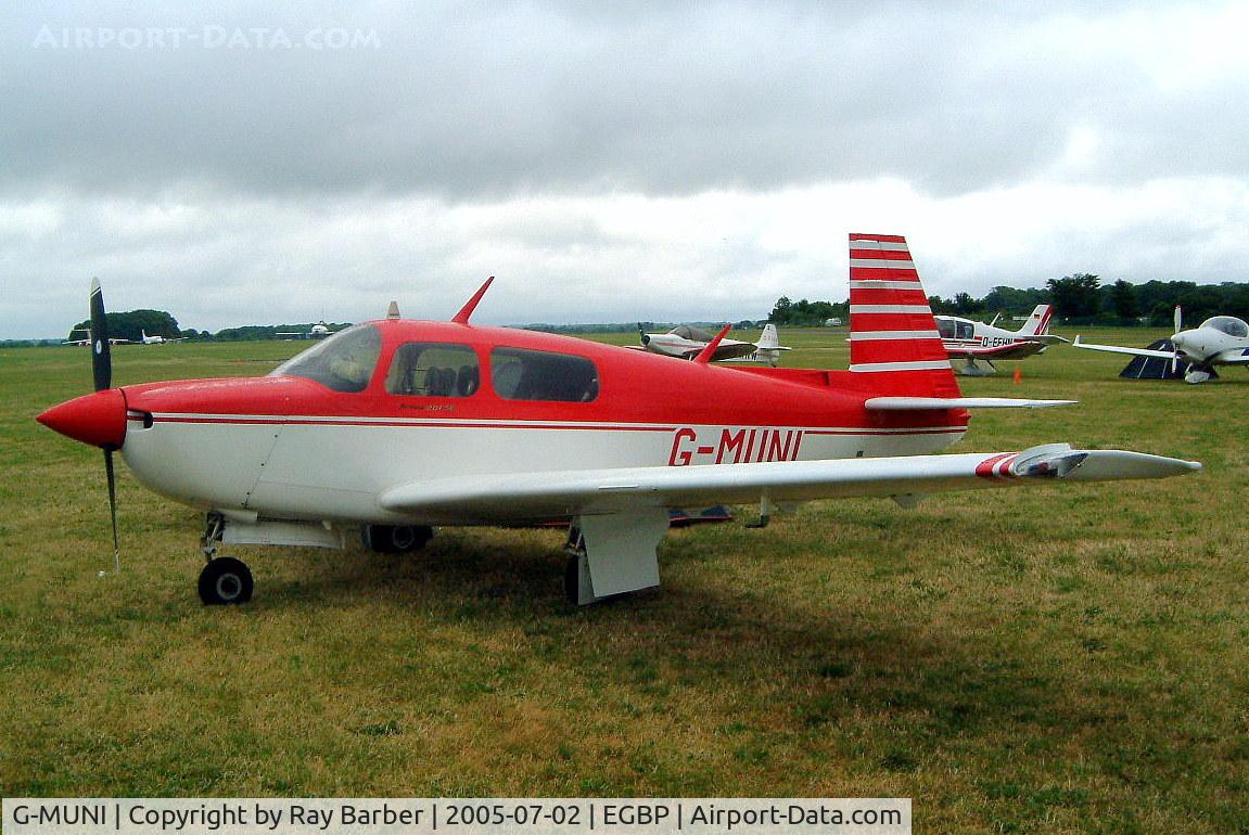 G-MUNI, 1989 Mooney M20J 201 C/N 24-3118, Mooney M.20J Model 205 [24-3118] Kemble~G 02/07/2005