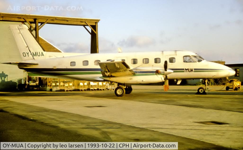 OY-MUA, 1980 Embraer EMB-110P1 Bandeirante C/N 110263, Copenhagen 22.10.93
