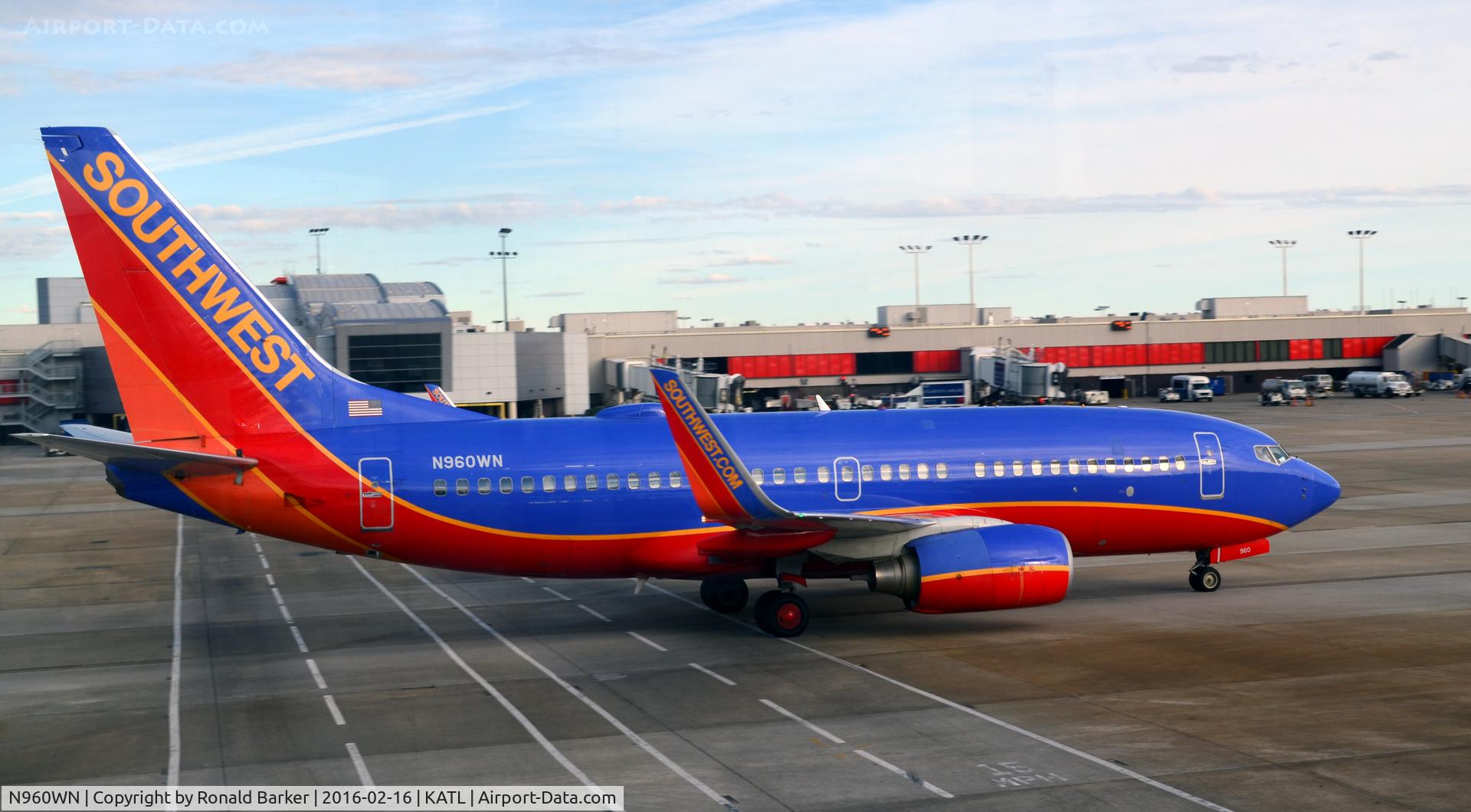 N960WN, 2011 Boeing 737-7H4 C/N 36675, Taxi Atlanta