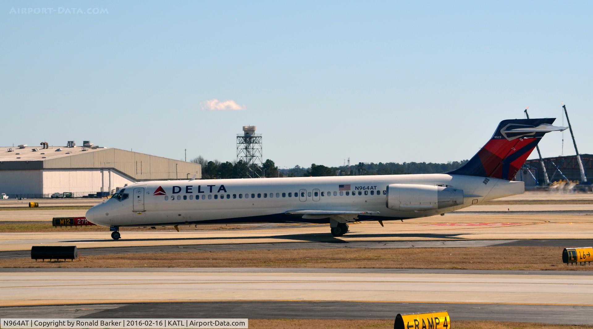 N964AT, 2001 Boeing 717-200 C/N 55025, Taxi Atlanta