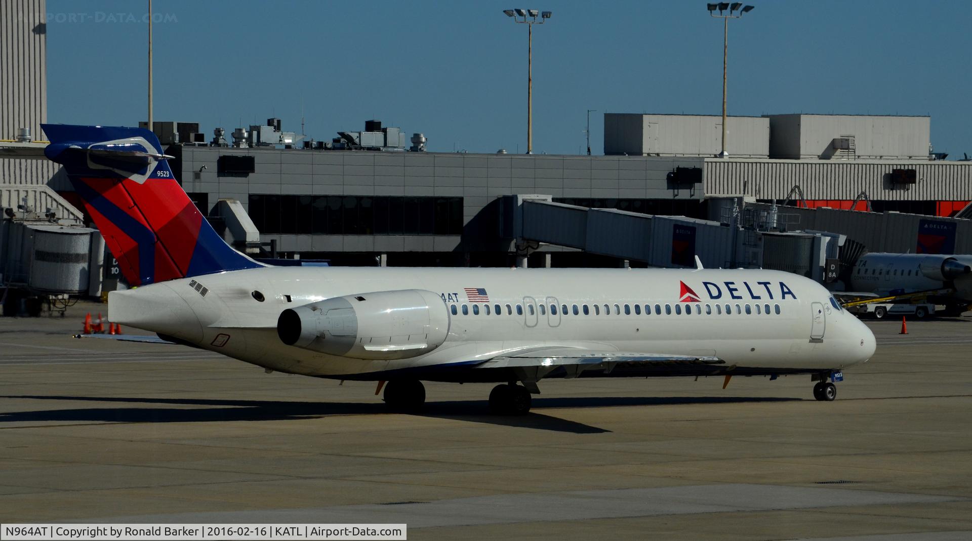 N964AT, 2001 Boeing 717-200 C/N 55025, Taxi Atlanta