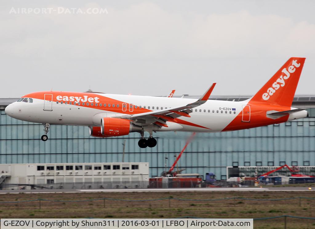 G-EZOV, 2015 Airbus A320-214 C/N 6788, Landing rwy 32R