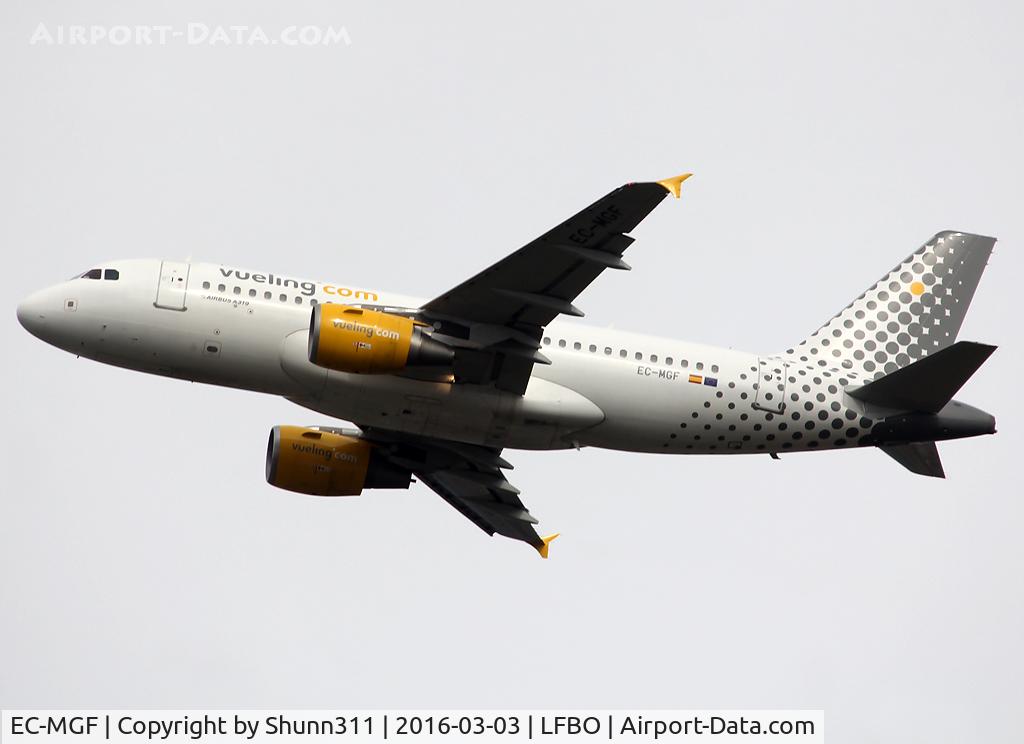 EC-MGF, 2007 Airbus A319-111 C/N 3028, Climbing after take off from rwy 32R